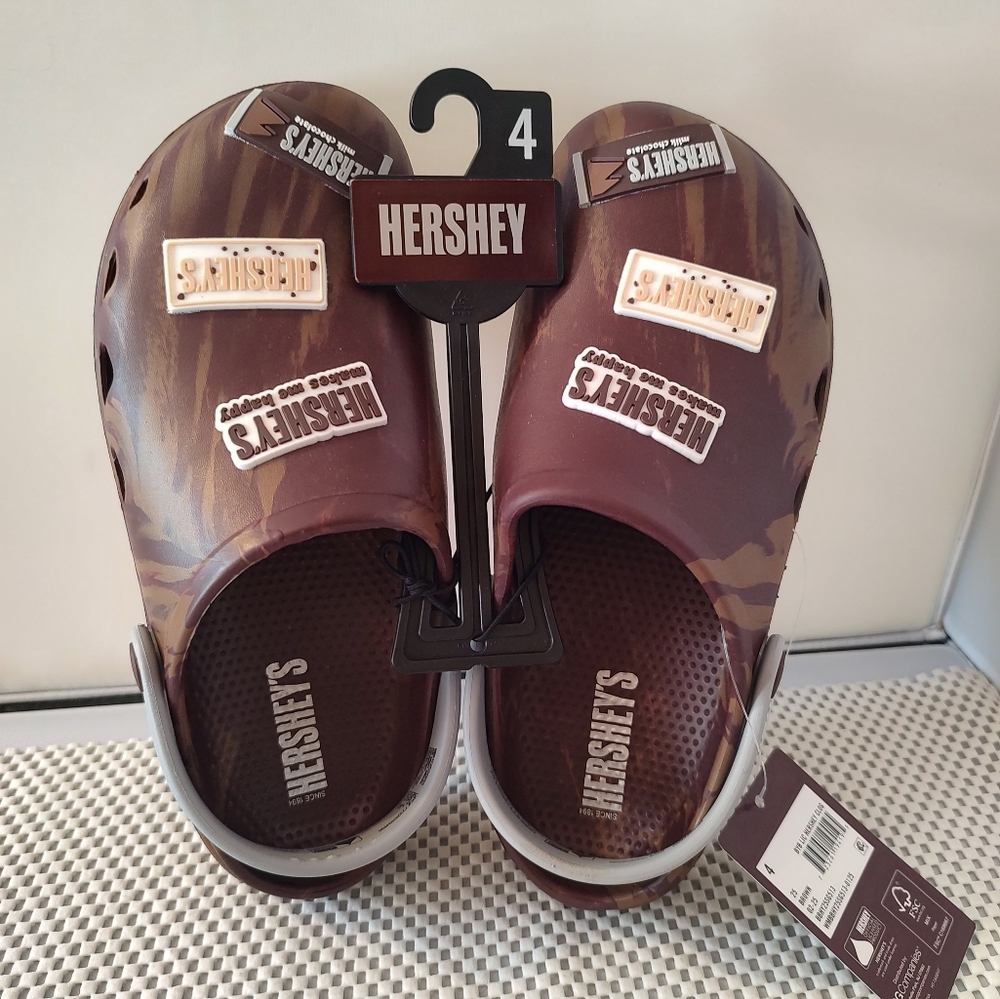 Hershey's Big Boy Size 4 Clog Sandal Brown NWT